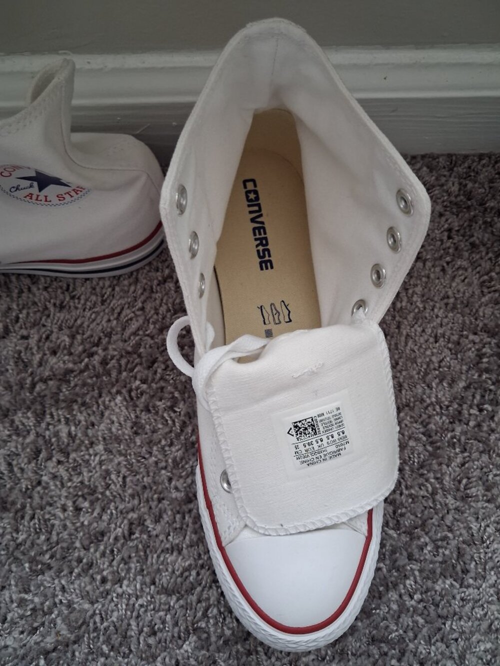 New Converse Tennis Shoe - Picture 4 of 4